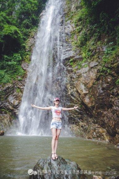 又换新女友了？王大陆什刹海和美女鞋滑冰太甜，蔡卓宜回应分手！